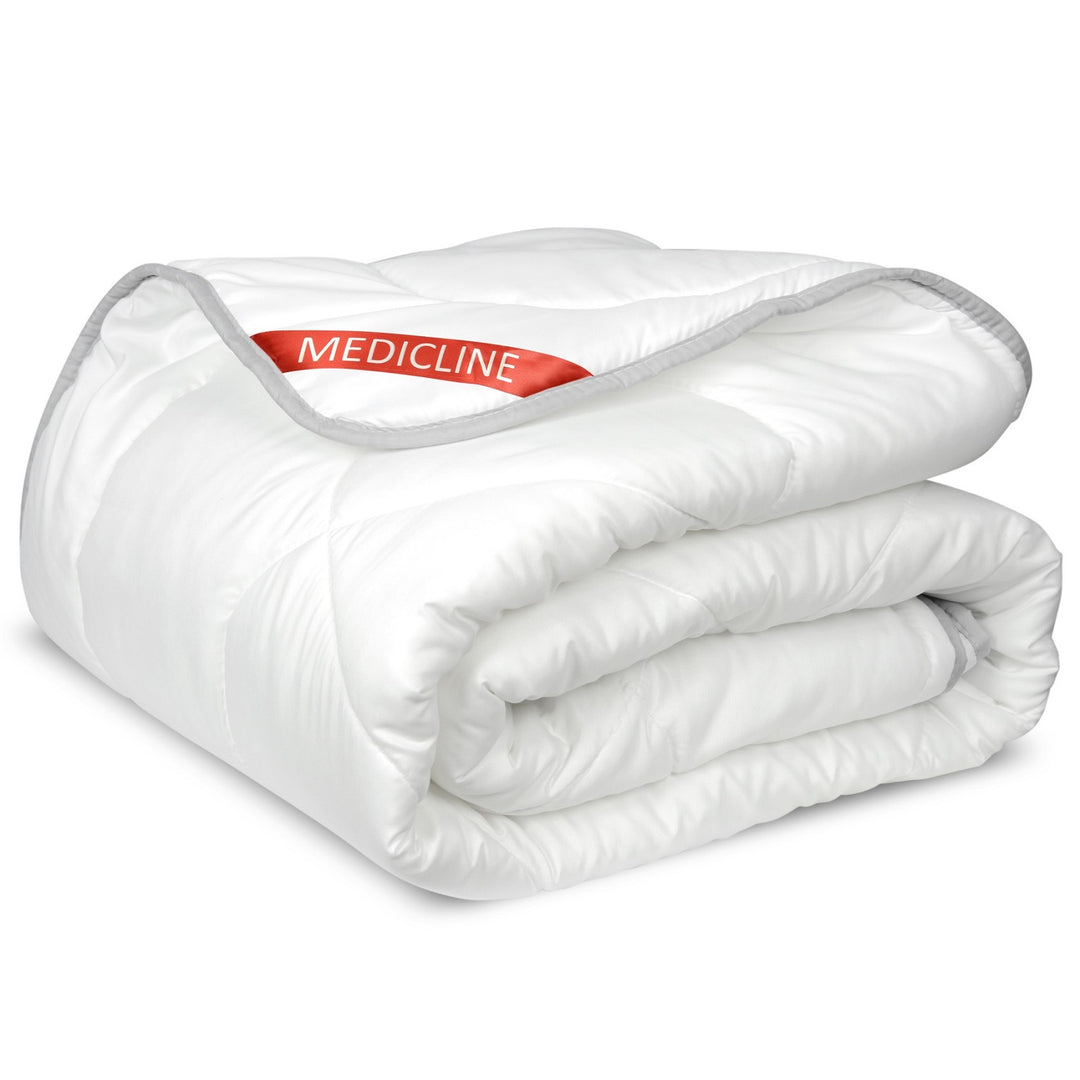 Medicline Dekbed 200 x 220 cm All-season deken Slaapdeken Overtrekmateriaal van microvezel met doorgestikte siliconen Vulling 200 g/m2 Anti-allergisch Wasbaar tot 30 graden (Wit 200 x 220 cm)