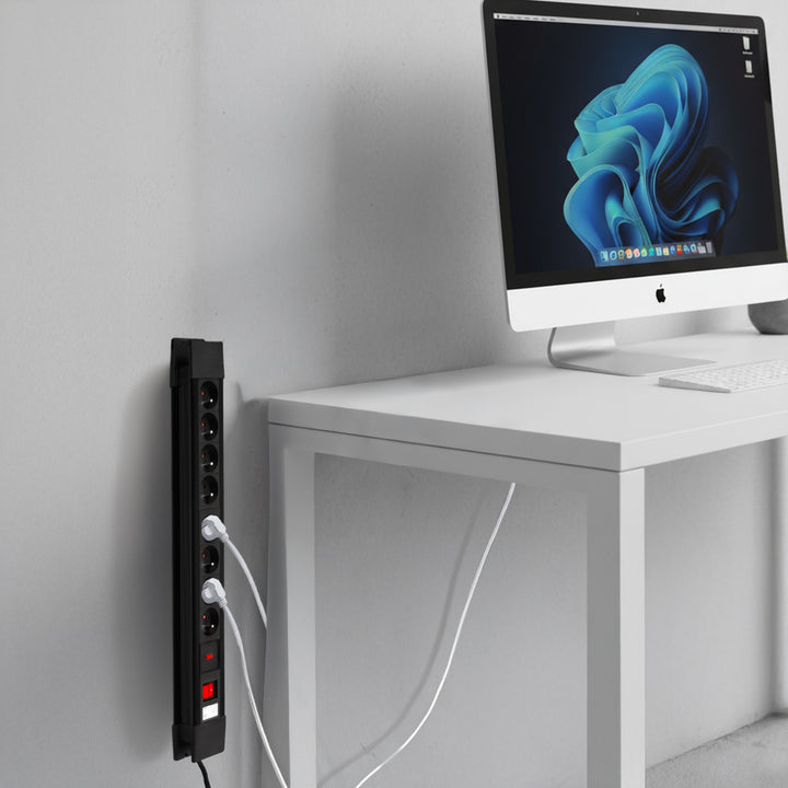 Stekkerdoos 8 contactdozen met penaarde  kinderbeveiliging Maclean MCE11