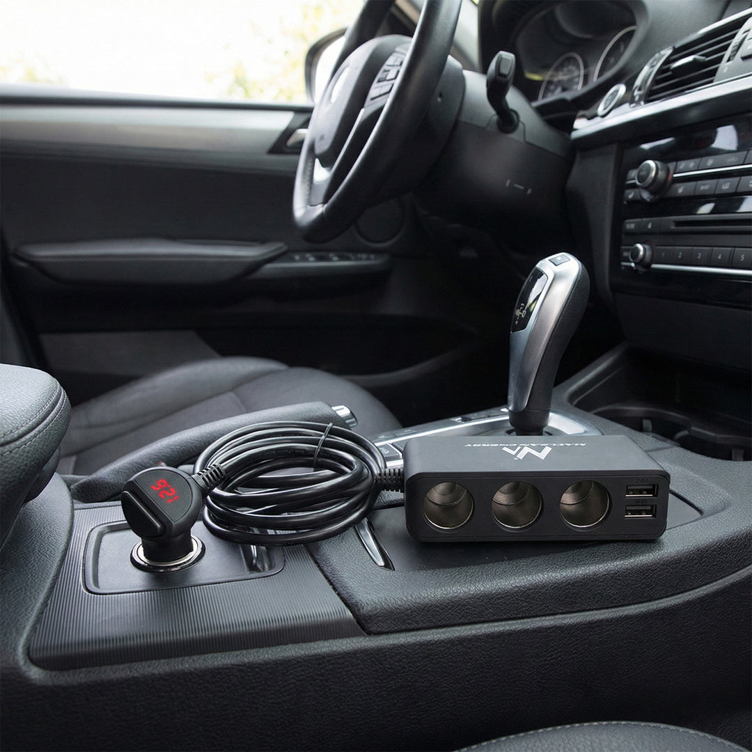 Maclean MCE117 Autolader voltmeter sigarettenaansteker verdeler 3-voudig stopcontact 4xUSB 2 x 2,4A en 2 x 1A 5V KFZ
