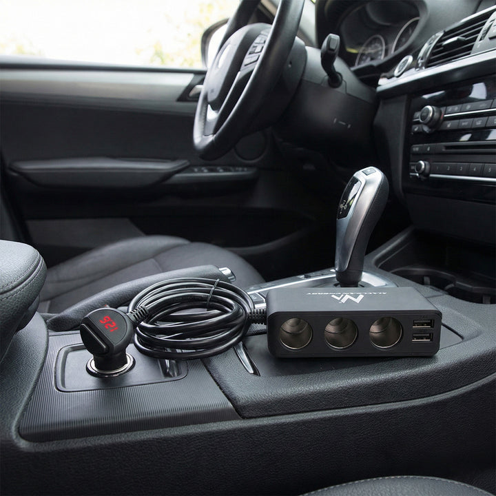 Maclean MCE117 Autolader voltmeter sigarettenaansteker verdeler 3-voudig stopcontact 4xUSB 2 x 2,4A en 2 x 1A 5V KFZ