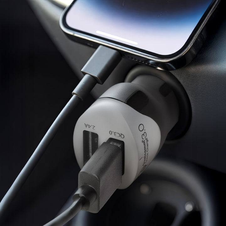 Autolader 2.4A 2xUSB-kabel Q.C3.0 1.5m Zilver Maclean Energy MCE157