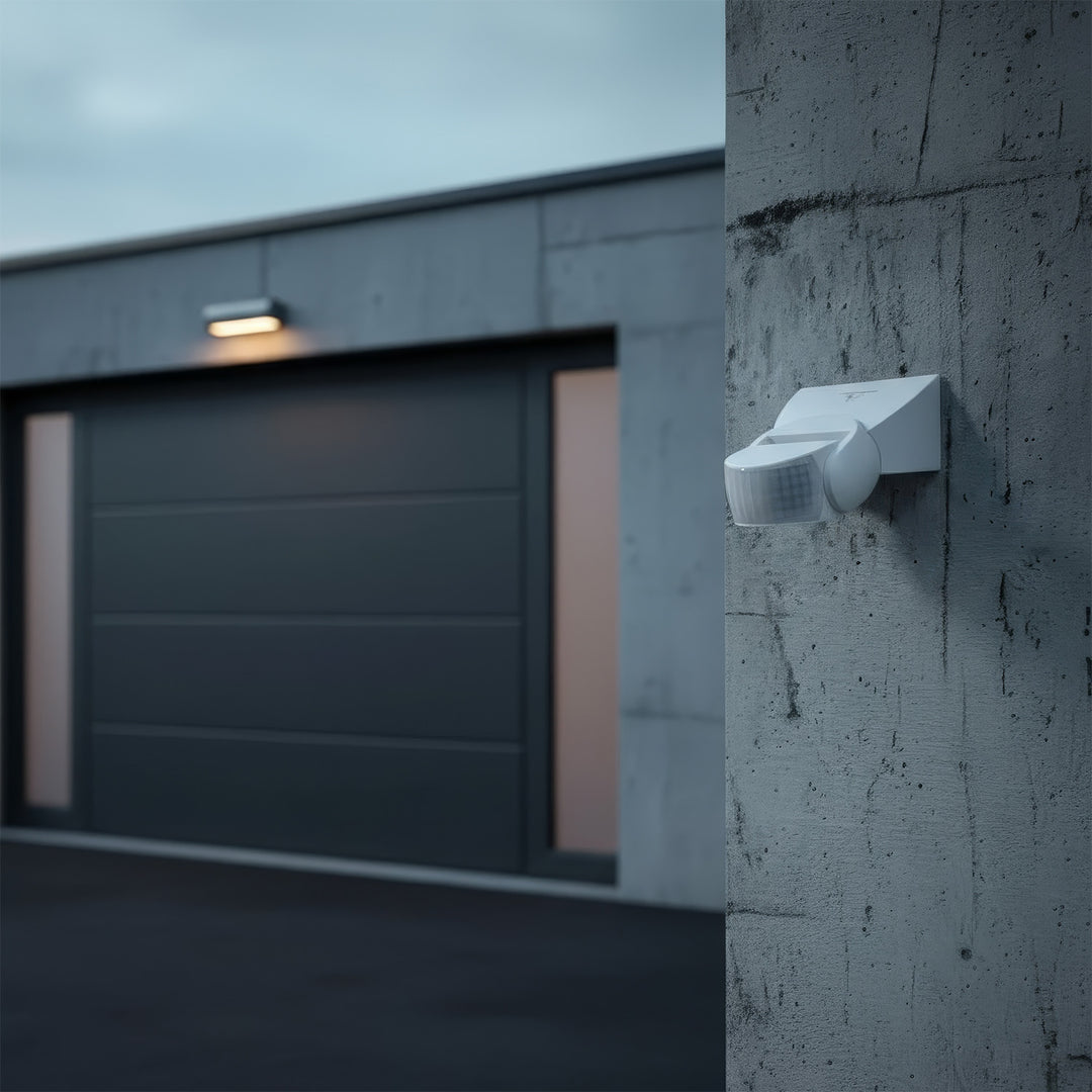 Infrarood bewegingssensor met afstandsbediening IP65, max. 800 W (gloeilamp), max 1200 W (LED) MCE241 Maclean Energy