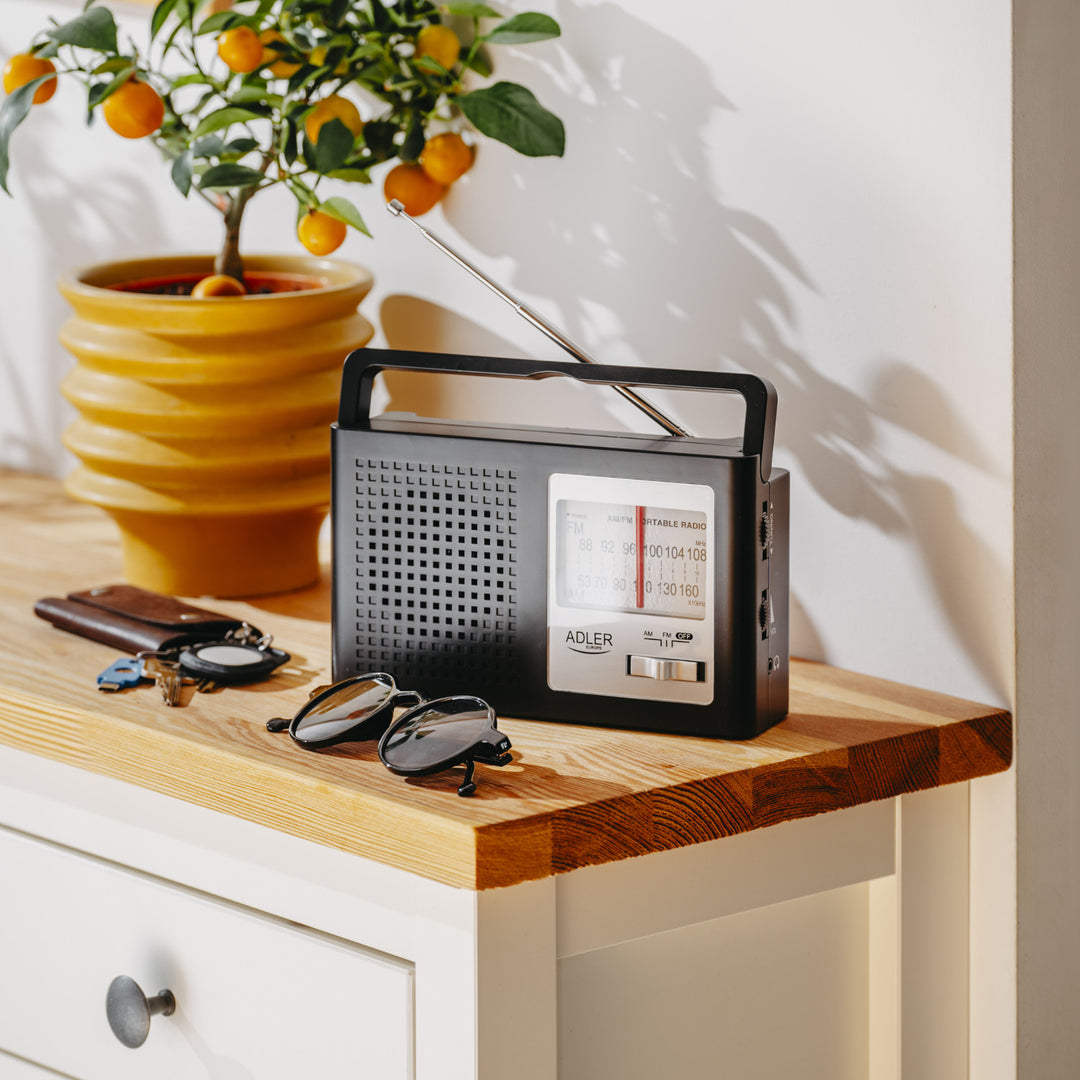 Adler - Radio - draagbare radio - AM en FM - Met antenne - voeding en batterij - AD 1909 - Zwart