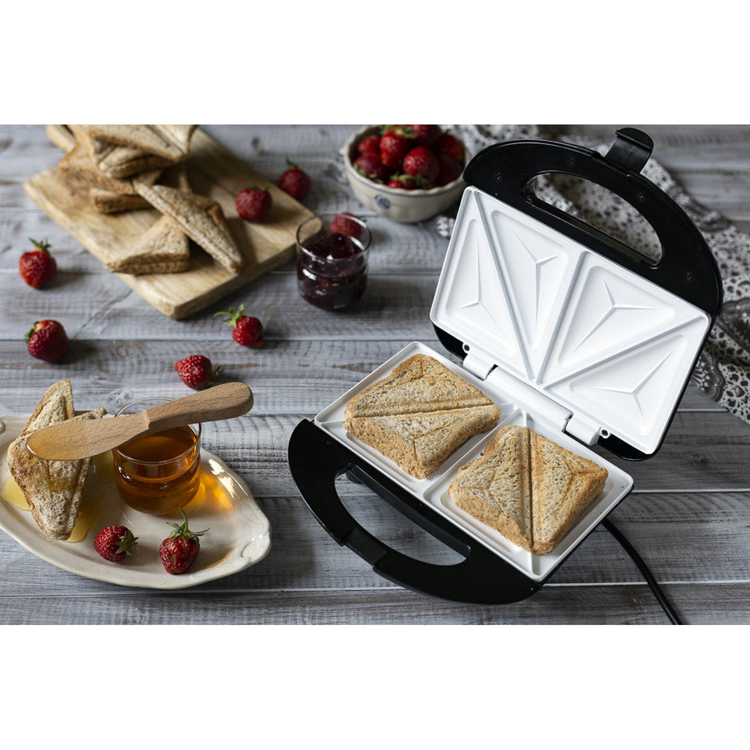 Camry sandwichmaker, keramische antiaanbaklaag, max. vermogen 850 W, CR 3018