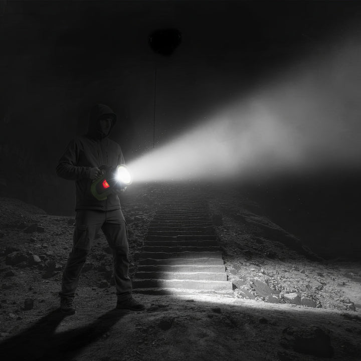 Maclean MCE345 LED 3 in 1 oplaadbare zaklamp met 2 stadslichten en powerbank functie voor kamperen buiten USB 3 Lichtstanden 5W XM-L-T6 Koud wit 6500K 3.7V 3x18650 4500mAh IP65