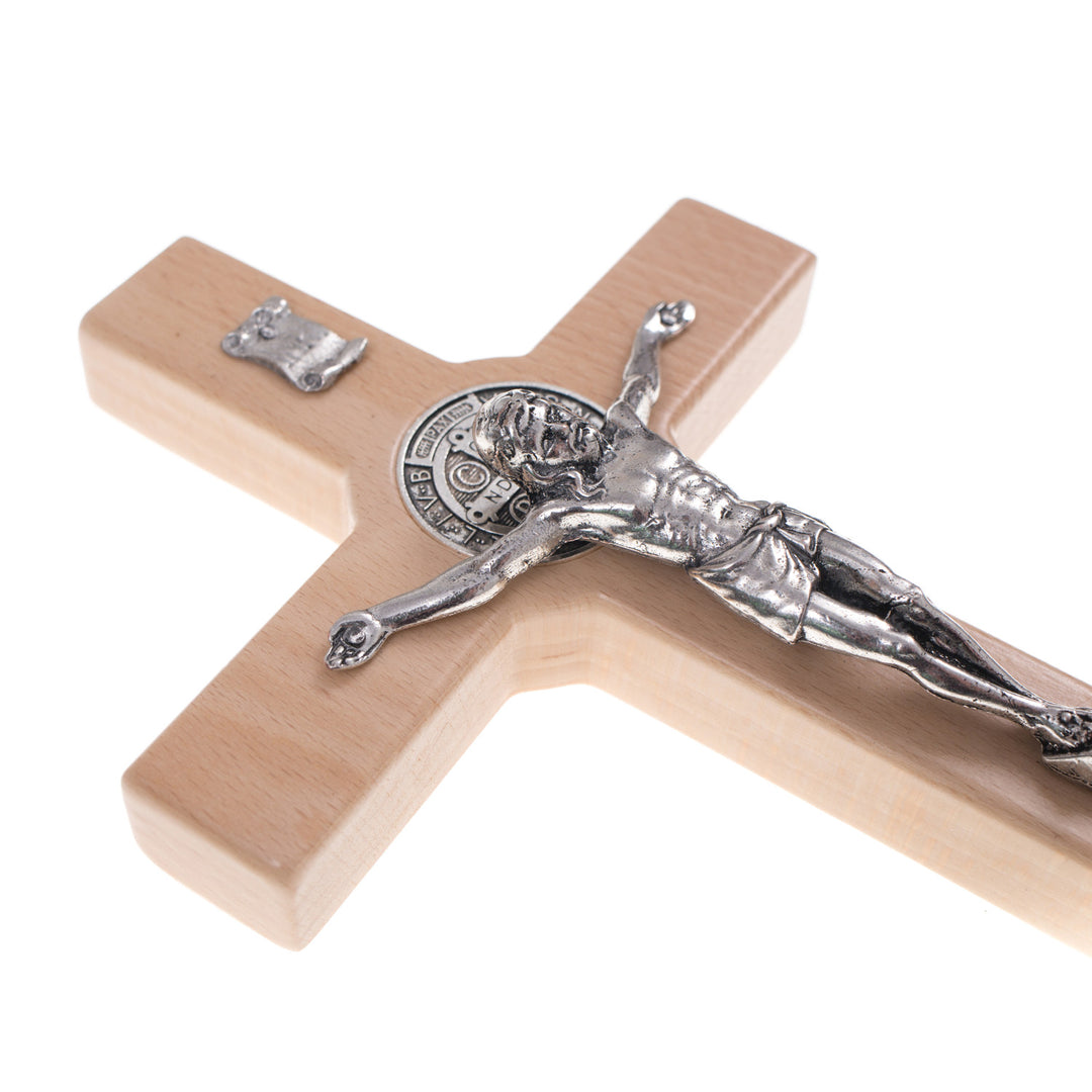 Houten hangend Sint Benedictus kruis met pasque naturel 22x12x1.8cm