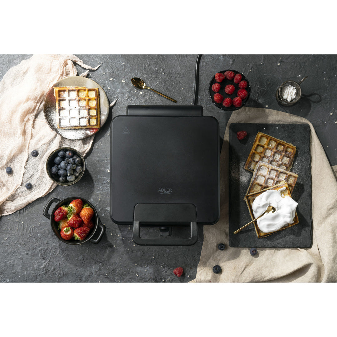 Wafelijzer Adler, voor 4 wafels, temperatuurregeling, 1800W, AD 3049