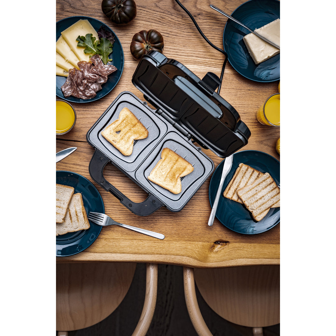 Camry sandwichmaker, voor 2 sandwiches, maximaal vermogen 1300 W, antiaanbaklaag, CR 3054