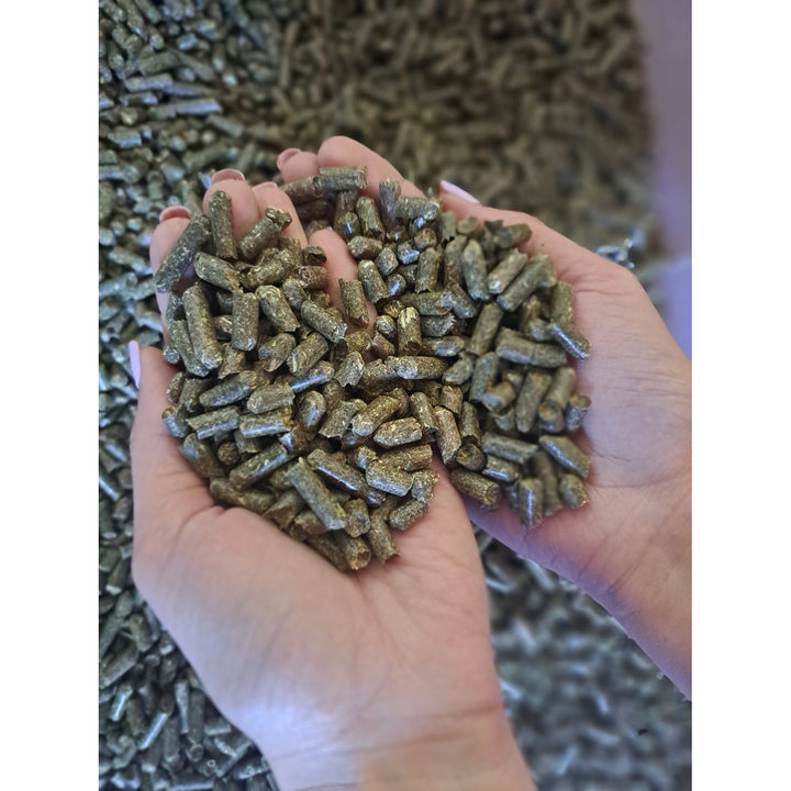 Grasballen, paardenvoer, gemaakt van gras uit het land van de meren, 15kg zak