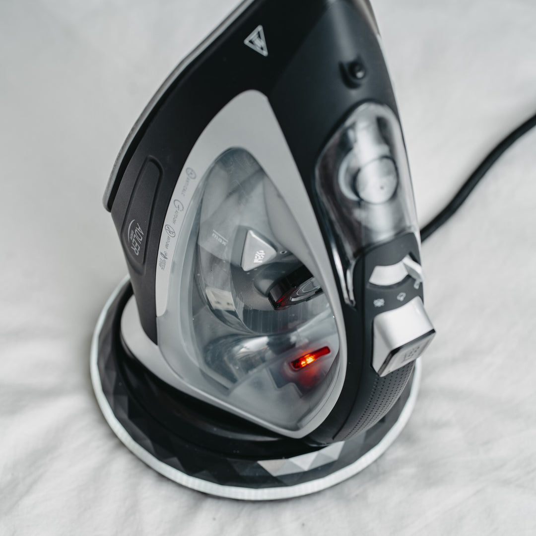 Adler snoerloos stoomstrijkijzer, keramische zoolplaat, 2800W, AD 5043