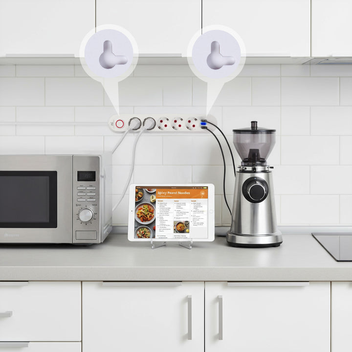 Maclean stekkerdoos, 5-polige verlengkabel + 3xUSB, 110-240V AC 50/60Hz, 2,1A max 2500W, 1,5m, wit, MCE395 W