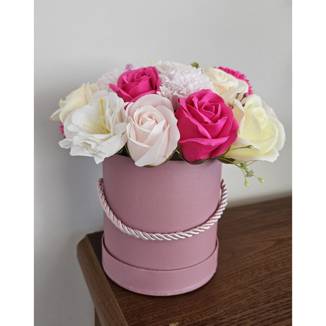 Bloembak met zeepbloemen - cadeau zeep rozen, Damich