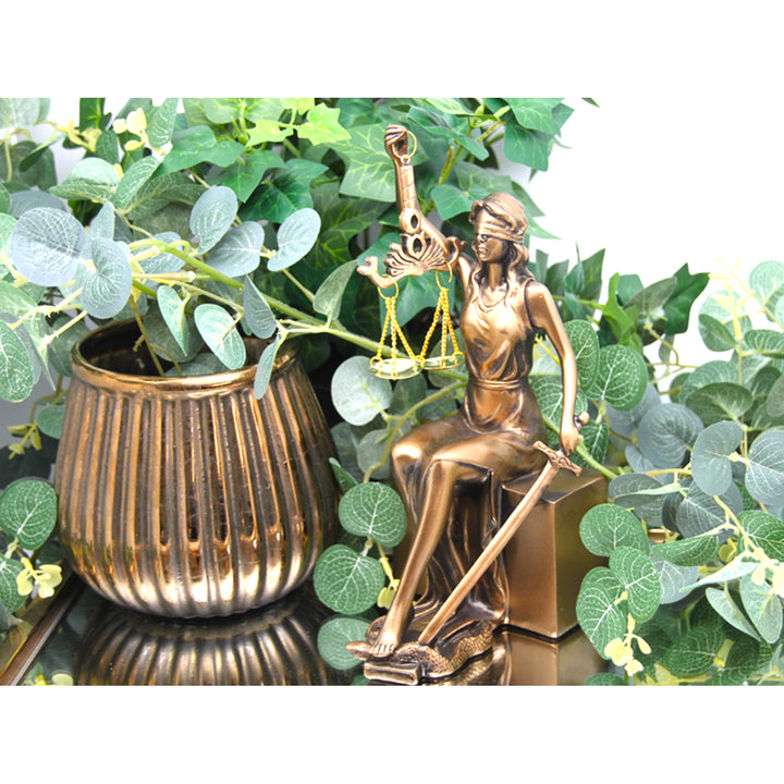 Queen Isabell - Beeldjes van Themis met weegschaal en zwaard - set van 2 stuks