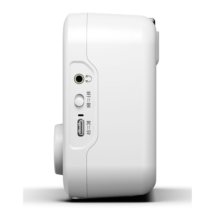 Draagbare radio van Blaupunkt, DAB+ digitale radio en FM-tuner, Bluetooth, hoofdtelefoonuitgang, 2,4 inch kleurenscherm, klok en alarmfunctie, werkt op batterij en is oplaadbaar via USB-C, DR8WH