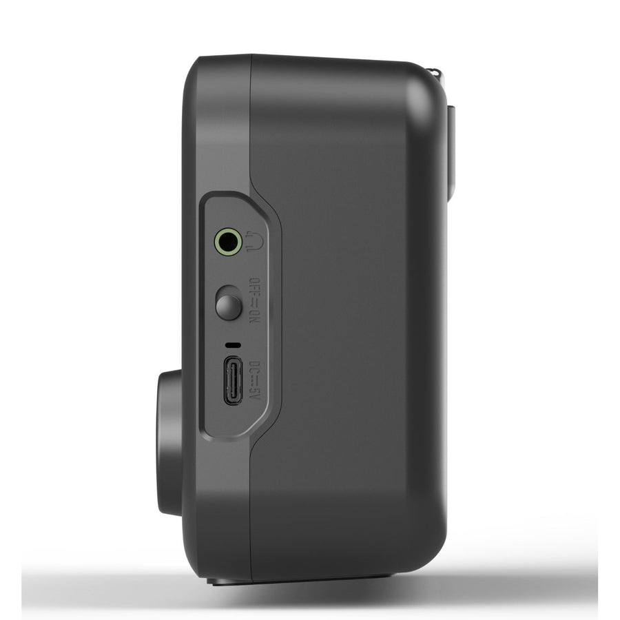 Draagbare radio van Blaupunkt, DAB+ digitale radio en FM-tuner, Bluetooth, hoofdtelefoonuitgang, 2,4 inch kleurenscherm, klok en alarmfunctie, werkt op batterij en is oplaadbaar via USB-C, DR8BK