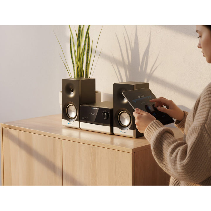 Blaupunkt Microfoon, CD, USB, FM-radio, Bluetooth, afstandsbediening, klok met alarmfunctie, MS40.2BT