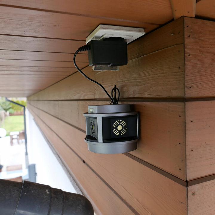 Knaagdierbestrijdingsmiddel, marterbestrijdingsmiddel, muizenbestrijdingsmiddel Viano, ultrasone generator, stroboscooppaneel, drie luidsprekers, Trio-Strob