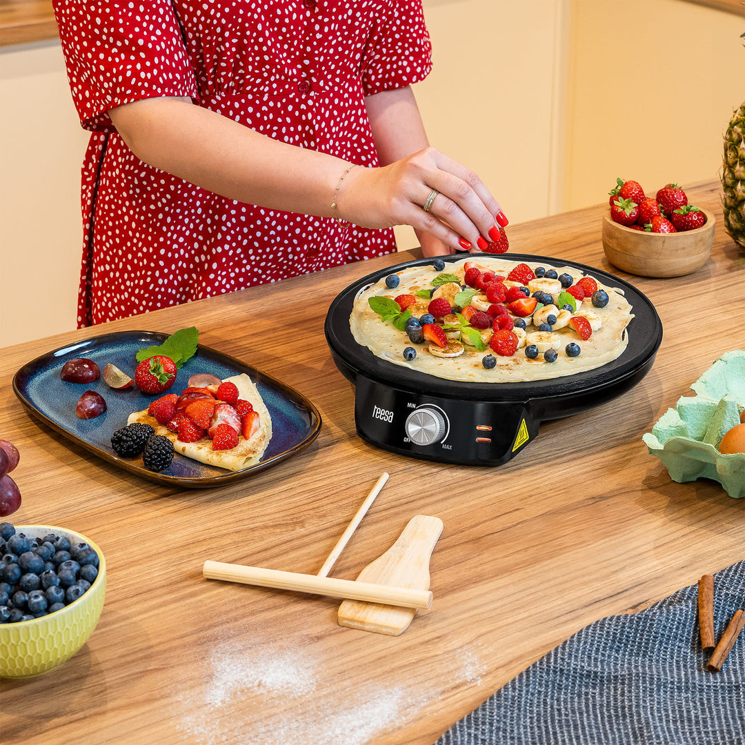 Teesa pannenkoekenmaker, elektrische pannenkoekenpan, diameter van de plaat 30 cm, vermogen 1200 W, TSA3235