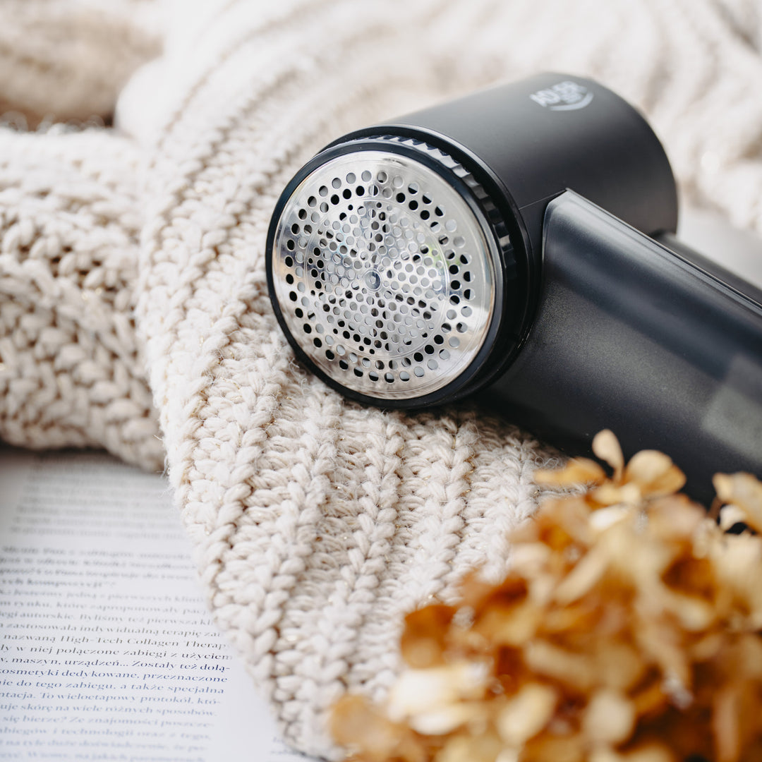 Adler - Kledingontpluizer - Kleding scheerapparaat - LCD-display - 3 snelheden - Zwart - AD 9617