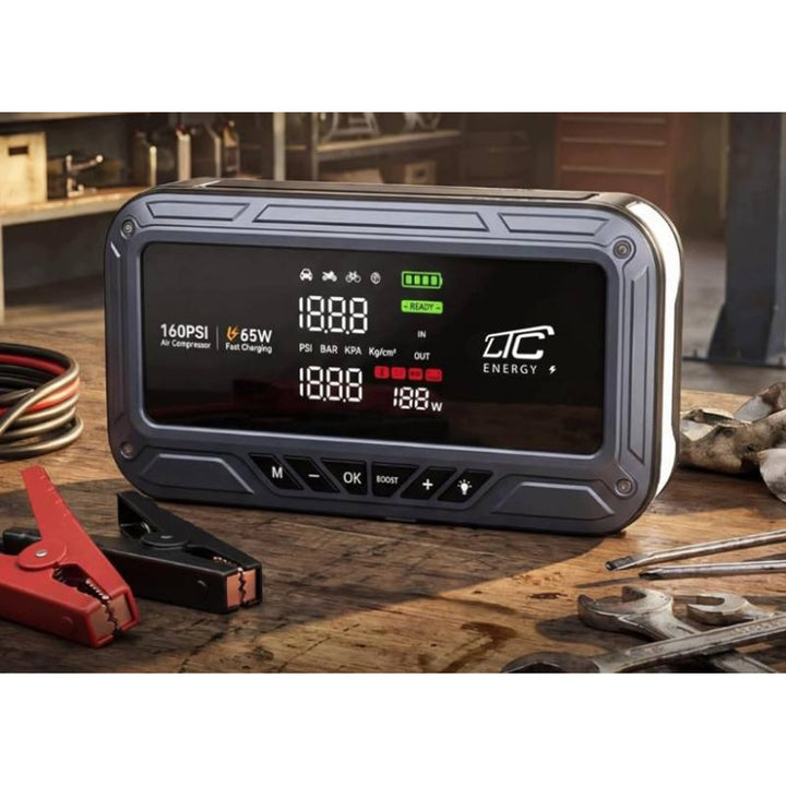 LTC-startbooster, 12.000 mAh, met compressor, zaklamp en powerbank, LCD-display, vermogen 65 W, inclusief kabels en opberghoes, LXJS120