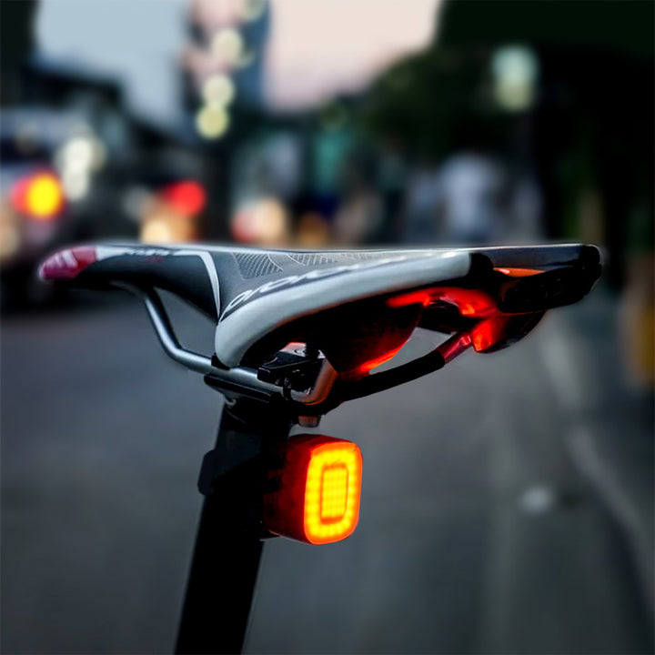 Maclean - MCE355 - Feu arrière de vélo LED - 3 modes d'éclairage : SMART, 100% fixe, Flash - Haute luminosité : 125 lumens - 37x37x16mm