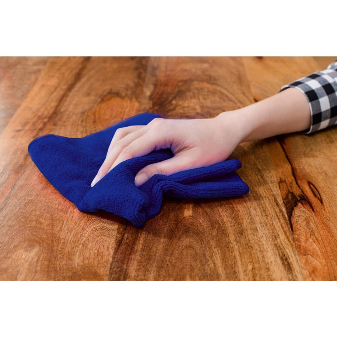 Een set van 8 doeken Vileda Microfiber Colors doeken