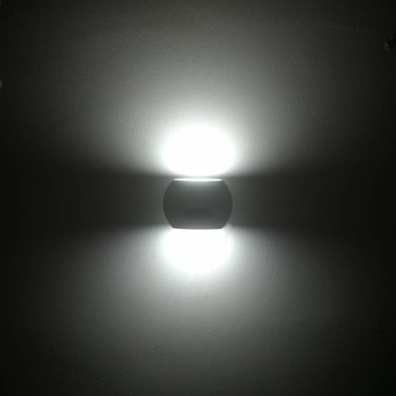 Maclean Energy MCE366 - PC+ALU, 20W (1600lm) Neutraal Witte 4000K IP65 grijze LED wandlamp met PIR sensor