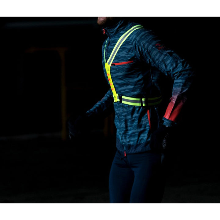 Maclean MCE425 Reflecterend vest met LED-verlichting 360° veiligheidsvest met reflecterende strepen 2X 4 LED - aan de voor- en achterkant Veiligheidsvest voor hardlopen en fietsen IPX2