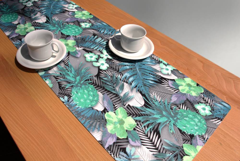 Bertoni -Chemin de table - Nappe de table en feutre avec motif - Décoration de table facile d'entretien 95 x 33 cm Vert Lambada