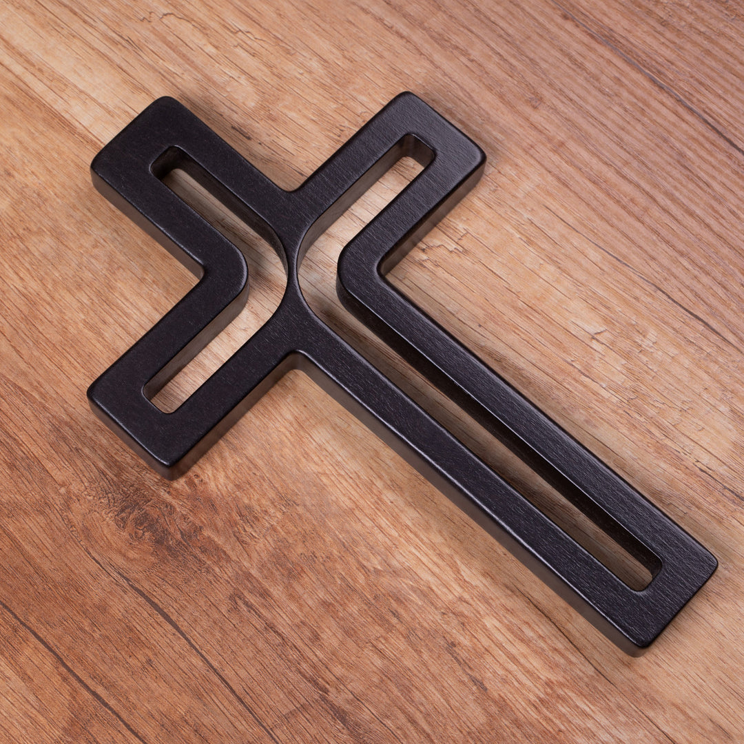 Houten hangend kruis modern zwart 18x12x1,5 cm